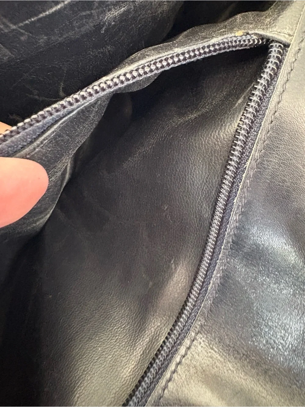 VTG Salvatore Ferragamo Black Leather Flap Bag + Wanda Tri-Fold WalletSET 2items - Picture 13 of 16